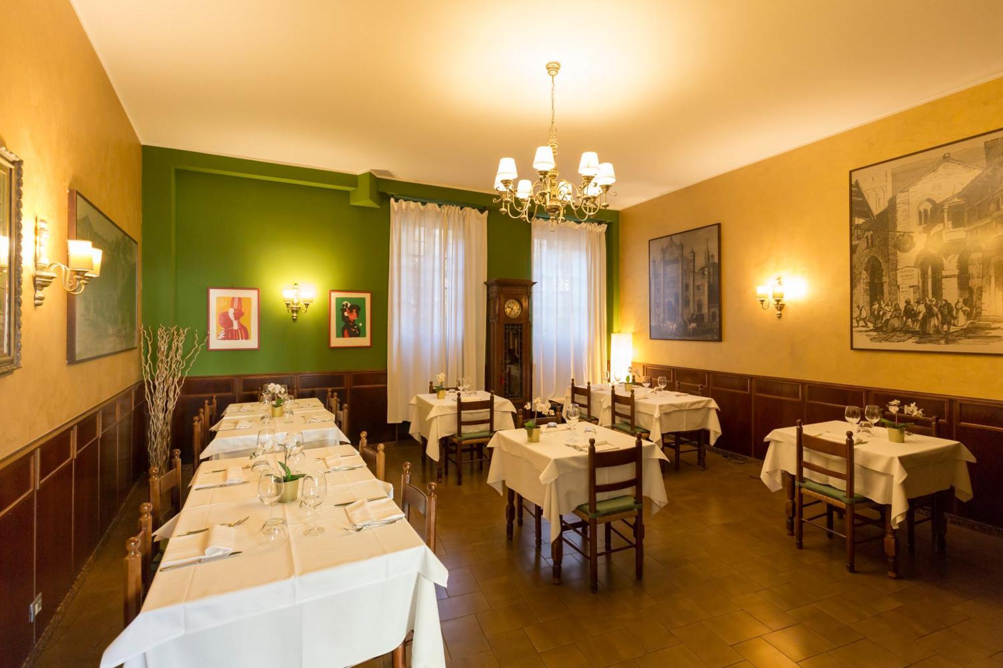 Готель Antica Trattoria Dell'Uva Монца Екстер'єр фото