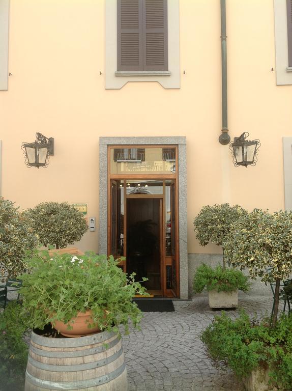 Готель Antica Trattoria Dell'Uva Монца Екстер'єр фото